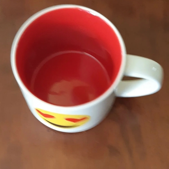 Funny Mugs with a face with heart-shaped eyes 3.5 inches  tall - Picture 3 of 3